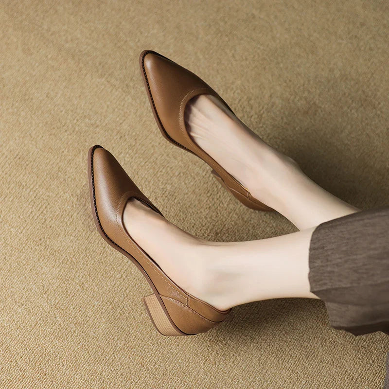 Ella – Shoes with Mid-Height Heel