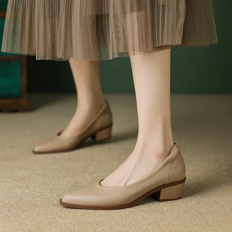 Ella – Shoes with Mid-Height Heel